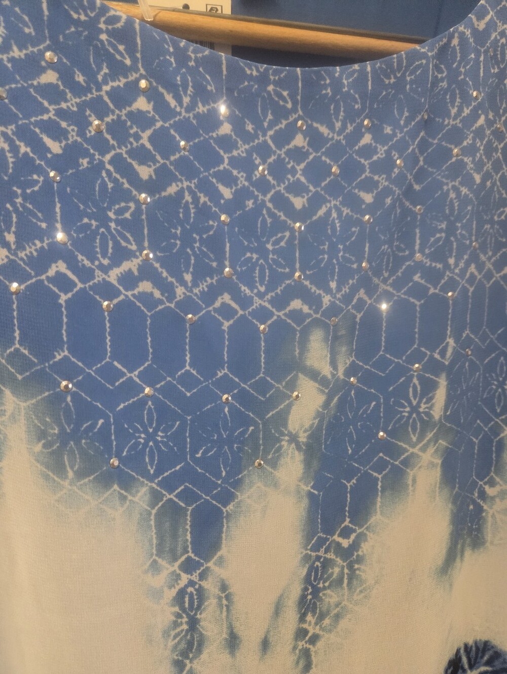 Blue Tie-Dye Floral Print Flutter Sleeve Top. 1X - Picture 6 of 6